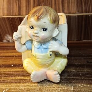 Vintage mcm Rubens baby planter